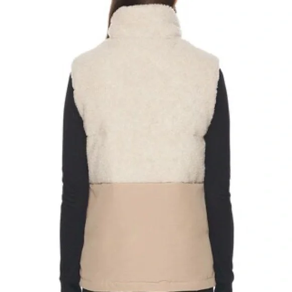 Canada Goose Elora Vest - Picture 7 of 8